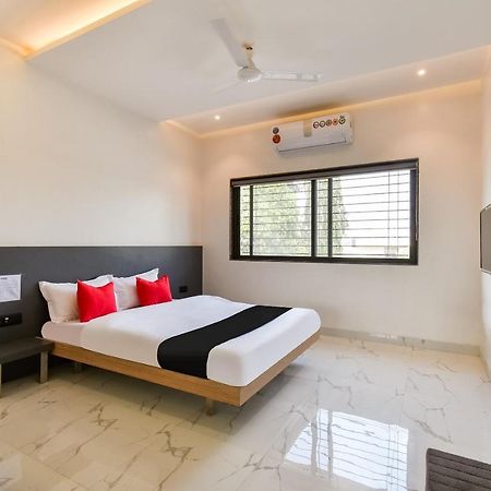 Capital O 71866 Hotel Ansh Aurangābād Esterno foto