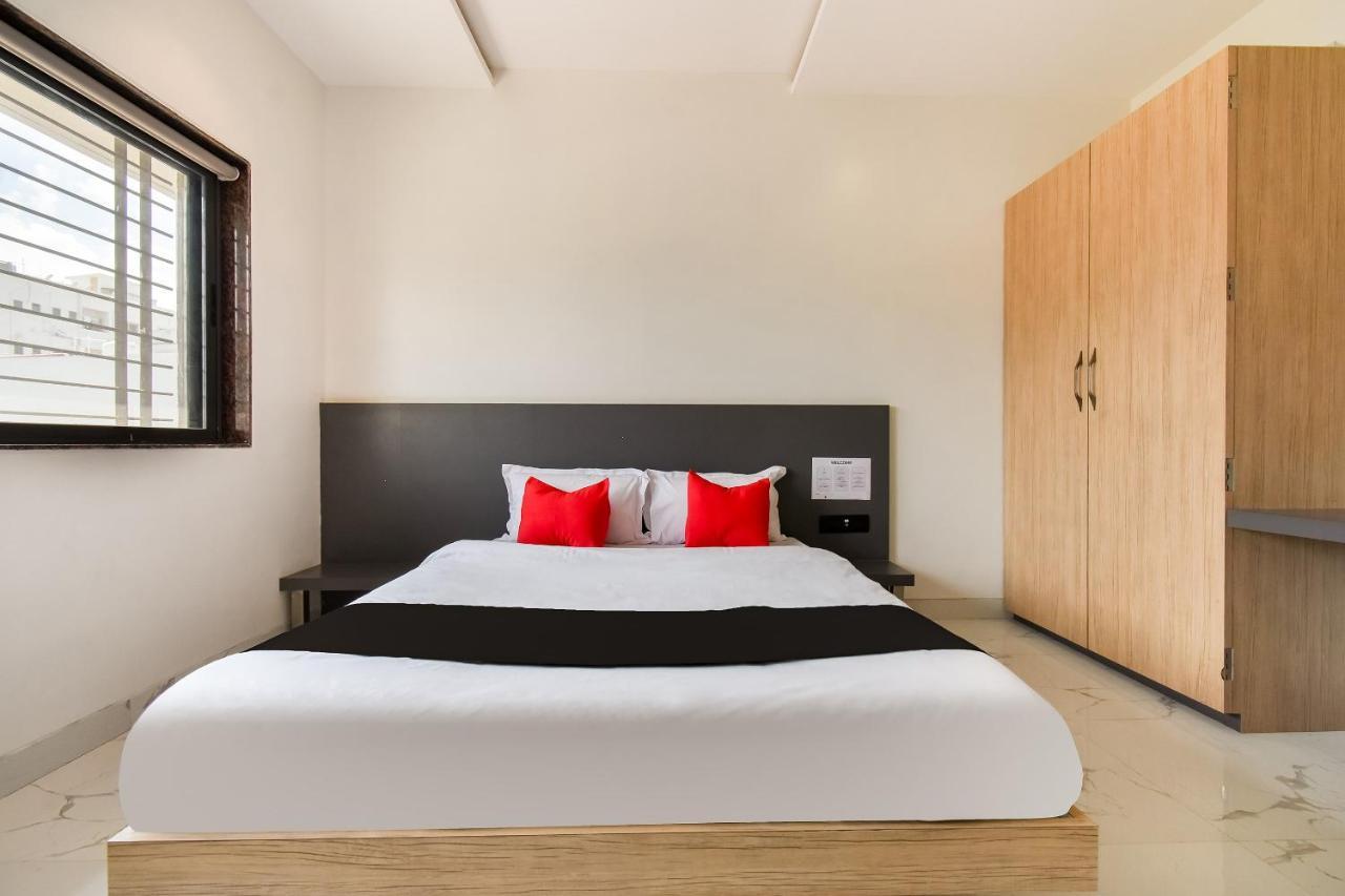 Capital O 71866 Hotel Ansh Aurangābād Esterno foto