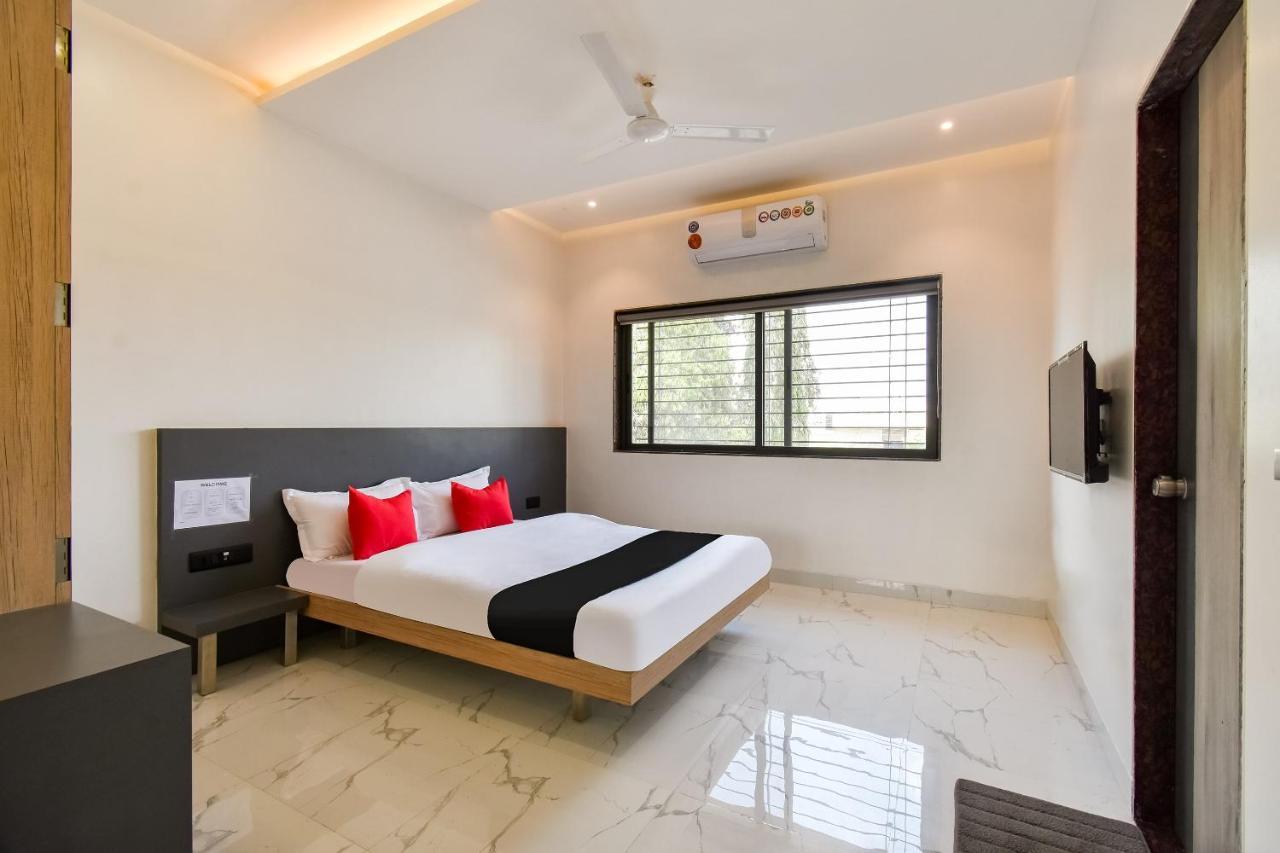 Capital O 71866 Hotel Ansh Aurangābād Esterno foto