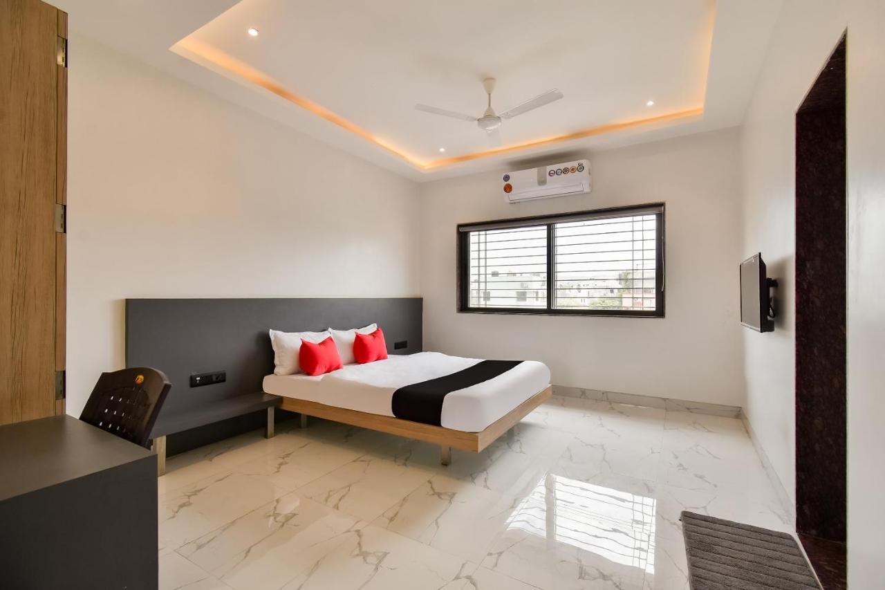 Capital O 71866 Hotel Ansh Aurangābād Esterno foto