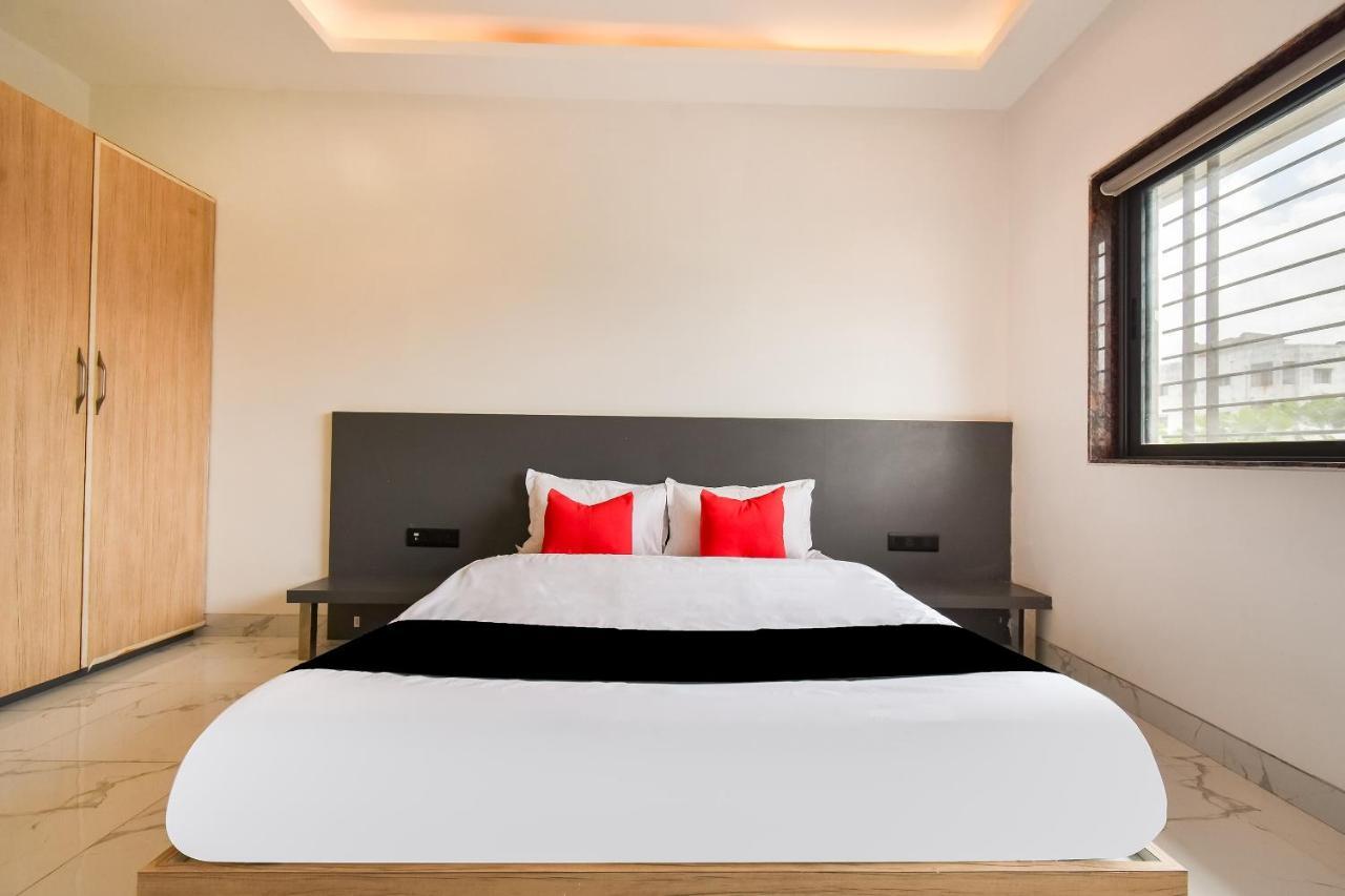 Capital O 71866 Hotel Ansh Aurangābād Esterno foto