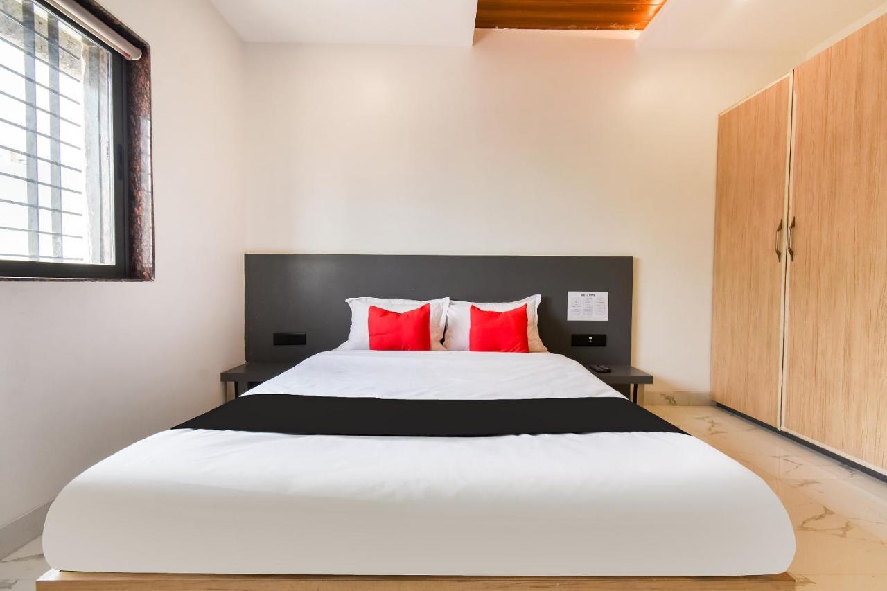Capital O 71866 Hotel Ansh Aurangābād Esterno foto