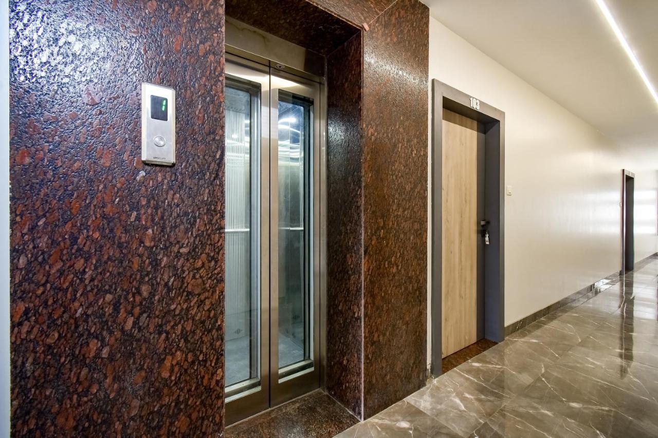 Capital O 71866 Hotel Ansh Aurangābād Esterno foto