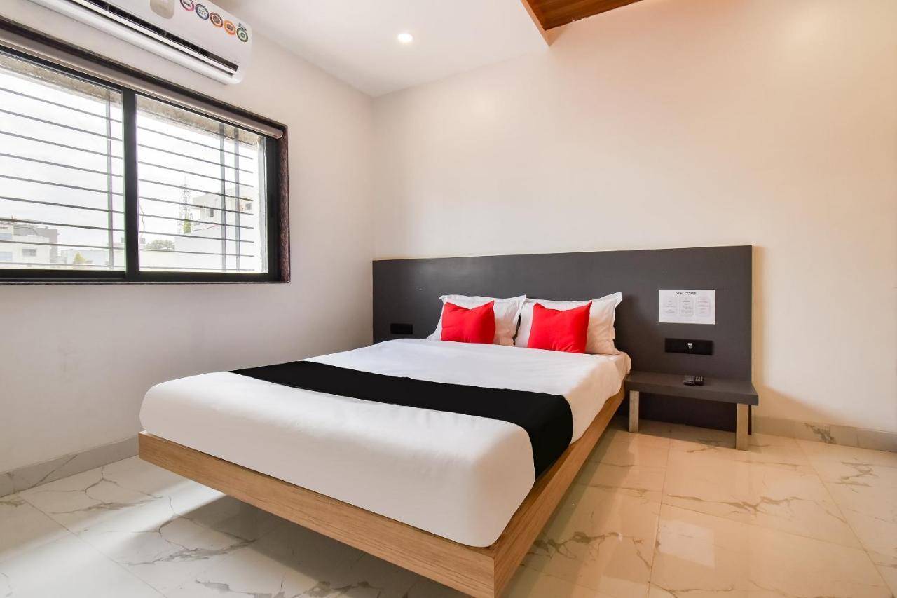 Capital O 71866 Hotel Ansh Aurangābād Esterno foto